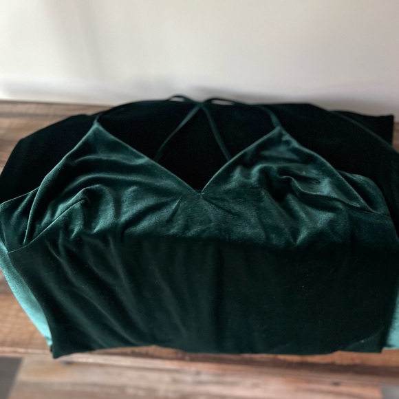 Express Green Velvet Midi Dress with Slit - Picture 6 of 6